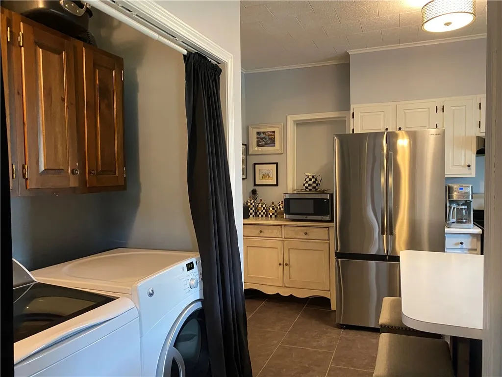 17 Elizabeth Street, Naples, New York 14512, Naples, New York 14512, 4 Bedrooms Bedrooms, 10 Rooms Rooms,1 BathroomBathrooms,Residential,Closed,17 Elizabeth Street, Naples, New York 14512,0,R1623136