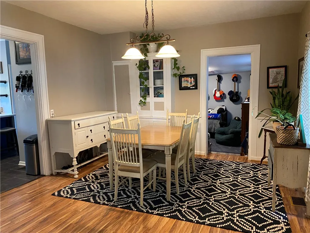 17 Elizabeth Street, Naples, New York 14512, Naples, New York 14512, 4 Bedrooms Bedrooms, 10 Rooms Rooms,1 BathroomBathrooms,Residential,Closed,17 Elizabeth Street, Naples, New York 14512,0,R1623136