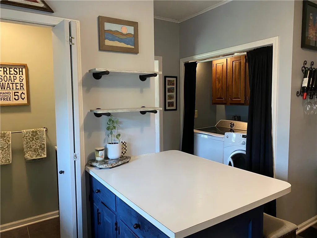 17 Elizabeth Street, Naples, New York 14512, Naples, New York 14512, 4 Bedrooms Bedrooms, 10 Rooms Rooms,1 BathroomBathrooms,Residential,Closed,17 Elizabeth Street, Naples, New York 14512,0,R1623136