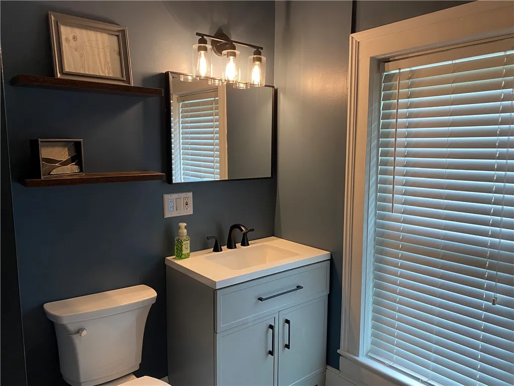 17 Elizabeth Street, Naples, New York 14512, Naples, New York 14512, 4 Bedrooms Bedrooms, 10 Rooms Rooms,1 BathroomBathrooms,Residential,Closed,17 Elizabeth Street, Naples, New York 14512,0,R1623136