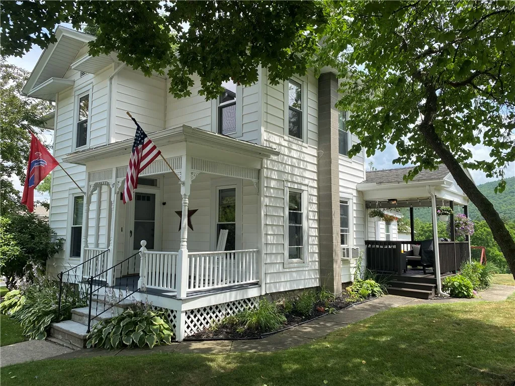 17 Elizabeth Street, Naples, New York 14512, Naples, New York 14512, 4 Bedrooms Bedrooms, 10 Rooms Rooms,1 BathroomBathrooms,Residential,Closed,17 Elizabeth Street, Naples, New York 14512,0,R1623136