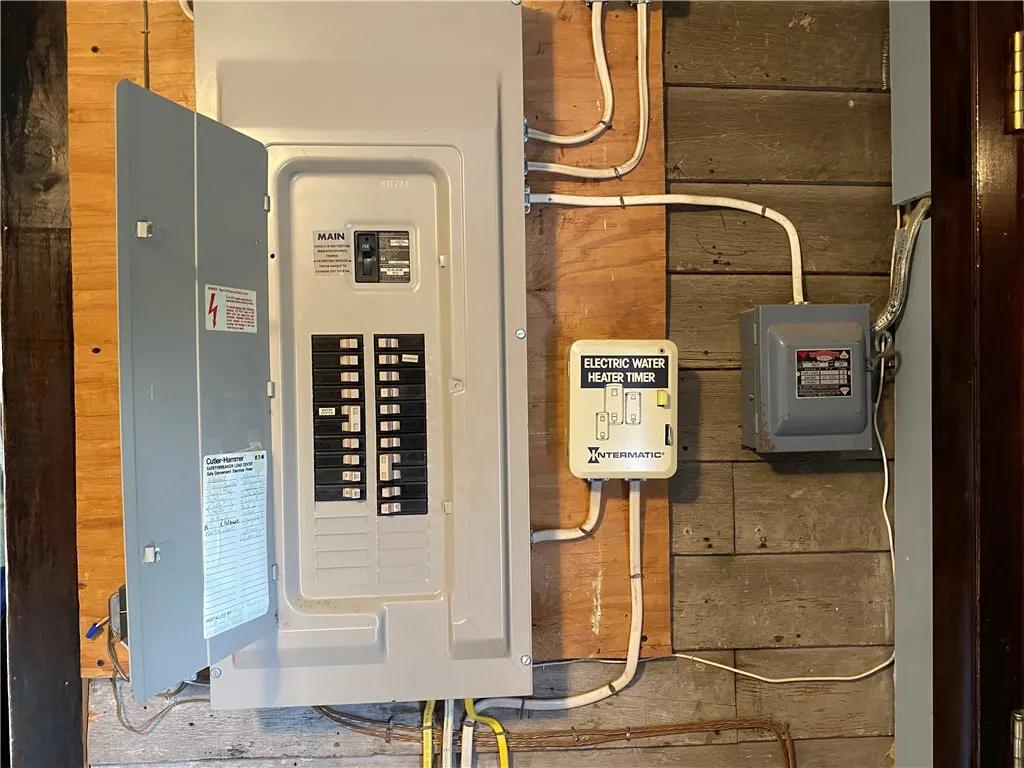 17 Elizabeth Street, Naples, New York 14512, Naples, New York 14512, 4 Bedrooms Bedrooms, 10 Rooms Rooms,1 BathroomBathrooms,Residential,Closed,17 Elizabeth Street, Naples, New York 14512,0,R1623136