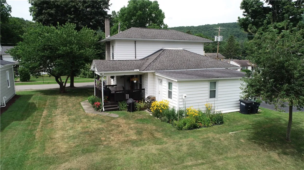 17 Elizabeth Street, Naples, New York 14512, Naples, New York 14512, 4 Bedrooms Bedrooms, 10 Rooms Rooms,1 BathroomBathrooms,Residential,Closed,17 Elizabeth Street, Naples, New York 14512,0,R1623136