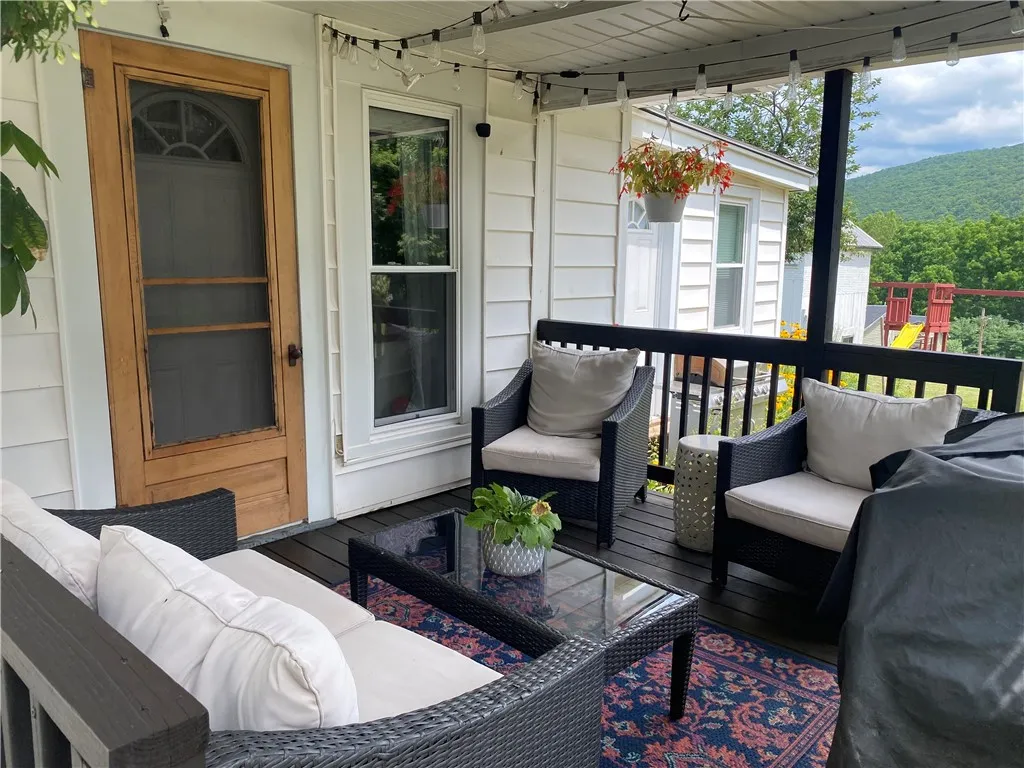 17 Elizabeth Street, Naples, New York 14512, Naples, New York 14512, 4 Bedrooms Bedrooms, 10 Rooms Rooms,1 BathroomBathrooms,Residential,Closed,17 Elizabeth Street, Naples, New York 14512,0,R1623136