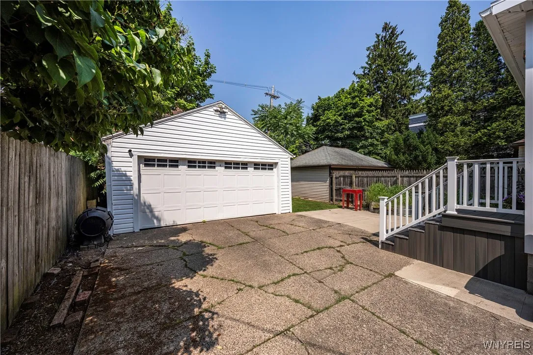 68 Norwood Avenue, Buffalo, New York 14222, Buffalo, New York 14222, 7 Bedrooms Bedrooms, 12 Rooms Rooms,3 BathroomsBathrooms,Residential,Closed,68 Norwood Avenue, Buffalo, New York 14222,0,B1623294