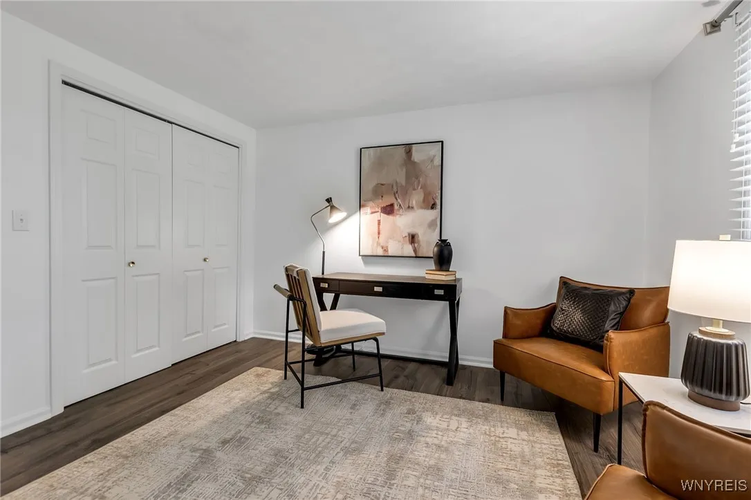 Den/Office/2nd Bedroom