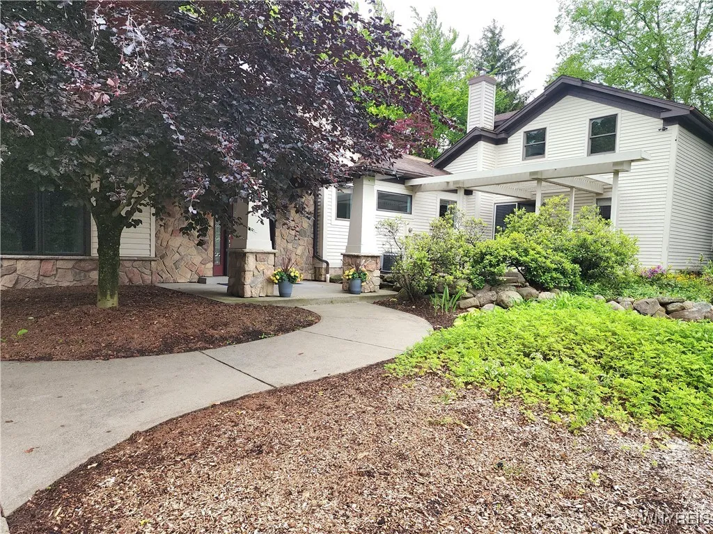6731 Chestnut Ridge Road, Orchard Park, New York 1, Orchard Park, New York 14127, 6 Bedrooms Bedrooms, 17 Rooms Rooms,5 BathroomsBathrooms,Residential,For Sale,6731 Chestnut Ridge Road, Orchard Park, New York 1,B1623537