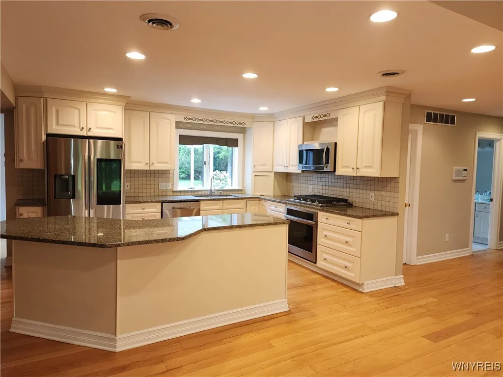 6731 Chestnut Ridge Road, Orchard Park, New York 1, Orchard Park, New York 14127, 6 Bedrooms Bedrooms, 17 Rooms Rooms,5 BathroomsBathrooms,Residential,For Sale,6731 Chestnut Ridge Road, Orchard Park, New York 1,B1623537