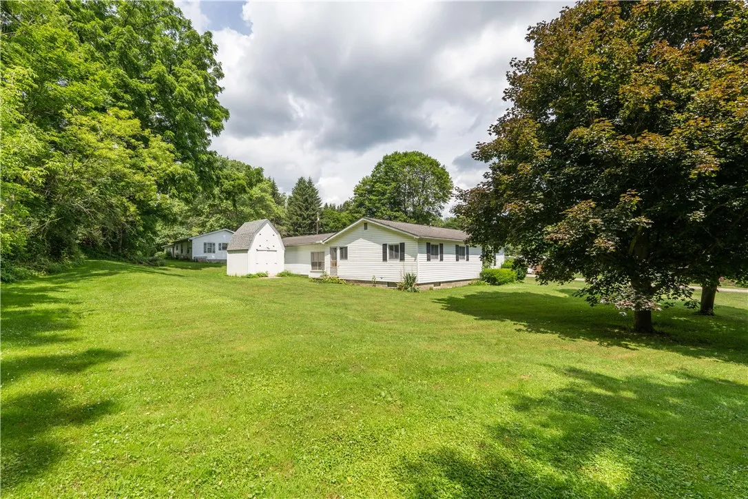 3 Crescent Place, Almond, New York 14804, Almond, New York 14804, 2 Bedrooms Bedrooms, 4 Rooms Rooms,1 BathroomBathrooms,Residential,For Sale,3 Crescent Place, Almond, New York 14804,R1621842