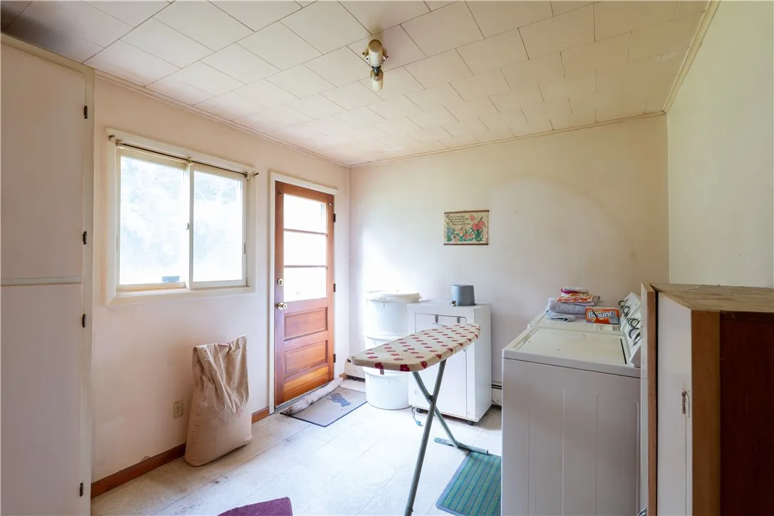 3 Crescent Place, Almond, New York 14804, Almond, New York 14804, 2 Bedrooms Bedrooms, 4 Rooms Rooms,1 BathroomBathrooms,Residential,For Sale,3 Crescent Place, Almond, New York 14804,R1621842
