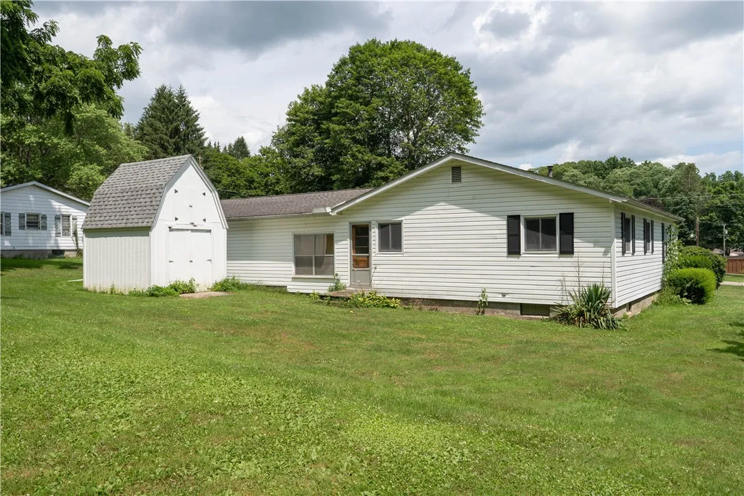 3 Crescent Place, Almond, New York 14804, Almond, New York 14804, 2 Bedrooms Bedrooms, 4 Rooms Rooms,1 BathroomBathrooms,Residential,For Sale,3 Crescent Place, Almond, New York 14804,R1621842
