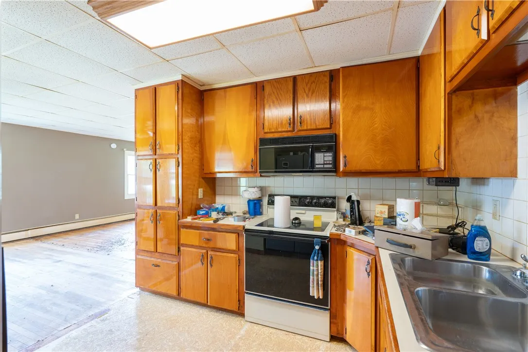 3 Crescent Place, Almond, New York 14804, Almond, New York 14804, 2 Bedrooms Bedrooms, 4 Rooms Rooms,1 BathroomBathrooms,Residential,For Sale,3 Crescent Place, Almond, New York 14804,R1621842