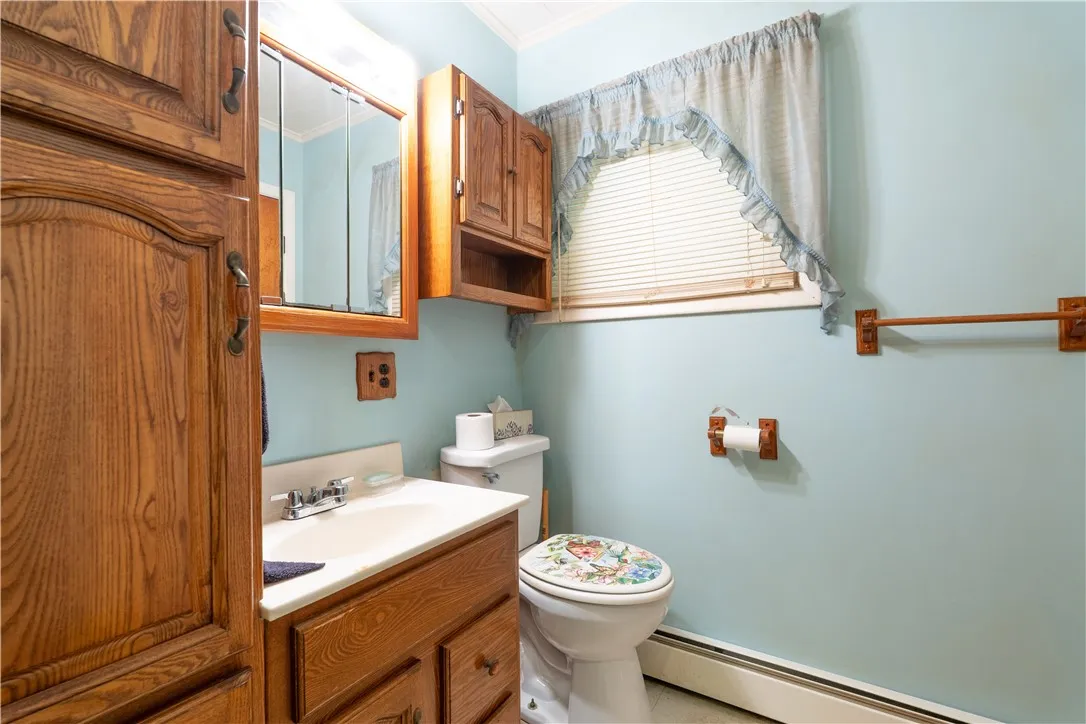 3 Crescent Place, Almond, New York 14804, Almond, New York 14804, 2 Bedrooms Bedrooms, 4 Rooms Rooms,1 BathroomBathrooms,Residential,For Sale,3 Crescent Place, Almond, New York 14804,R1621842