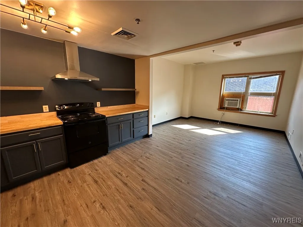 1416 Main Street, Buffalo, New York 14209, Buffalo, New York 14209, 9 Bedrooms Bedrooms, ,Multi Family,For Sale,1416 Main Street, Buffalo, New York 14209,B1623188