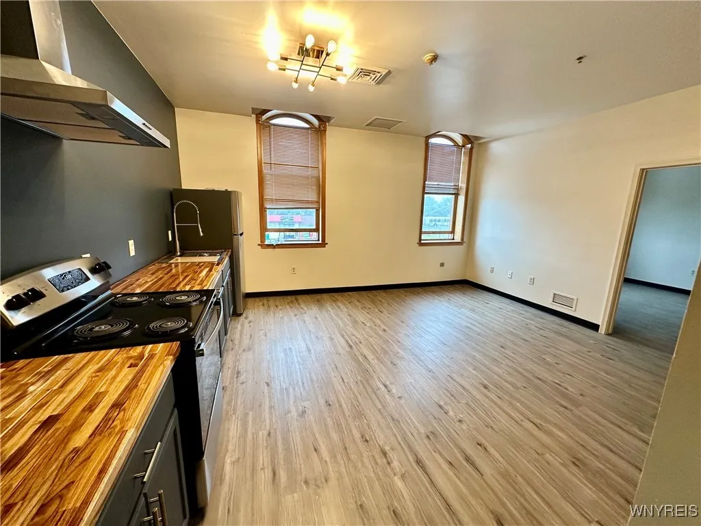 1416 Main Street, Buffalo, New York 14209, Buffalo, New York 14209, 9 Bedrooms Bedrooms, ,Multi Family,For Sale,1416 Main Street, Buffalo, New York 14209,B1623188