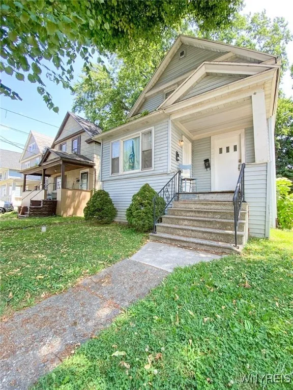 81 Kingston Place, Buffalo, New York 14210, Buffalo, New York 14210, 4 Bedrooms Bedrooms, ,2 BathroomsBathrooms,Residential,For Sale,81 Kingston Place, Buffalo, New York 14210,B1623488