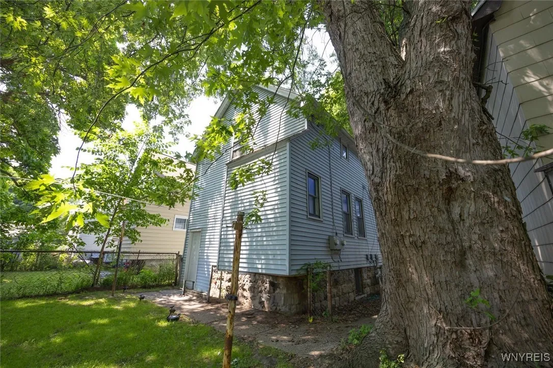 81 Kingston Place, Buffalo, New York 14210, Buffalo, New York 14210, 4 Bedrooms Bedrooms, ,2 BathroomsBathrooms,Residential,For Sale,81 Kingston Place, Buffalo, New York 14210,B1623488