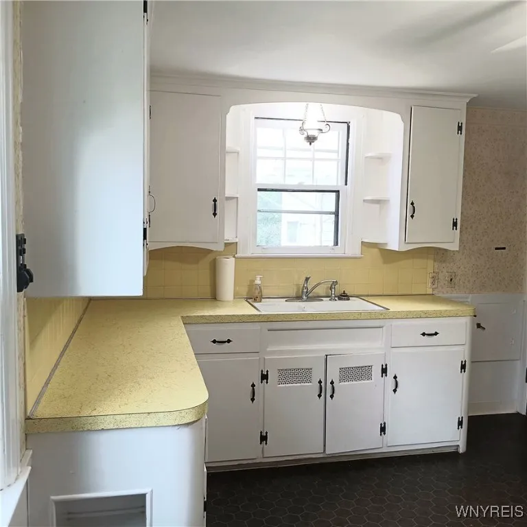 158 Century Road, Cheektowaga, New York 14215, Cheektowaga, New York 14215, 3 Bedrooms Bedrooms, 7 Rooms Rooms,1 BathroomBathrooms,Residential,Closed,158 Century Road, Cheektowaga, New York 14215,0,B1619616