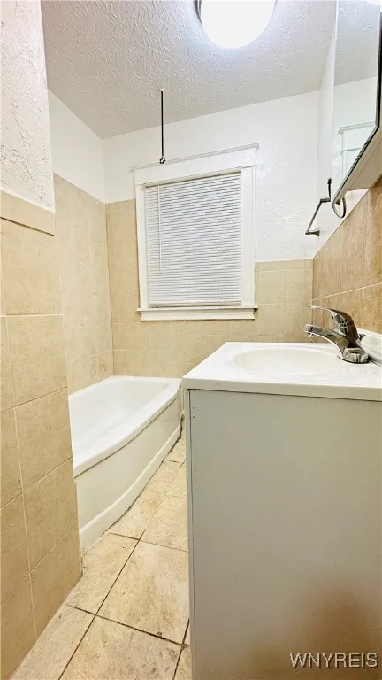 701 Cedar Avenue, Niagara Falls, New York 14301, Niagara Falls, New York 14301, 4 Bedrooms Bedrooms, 8 Rooms Rooms,1 BathroomBathrooms,Residential,For Sale,701 Cedar Avenue, Niagara Falls, New York 14301,0,B1618704