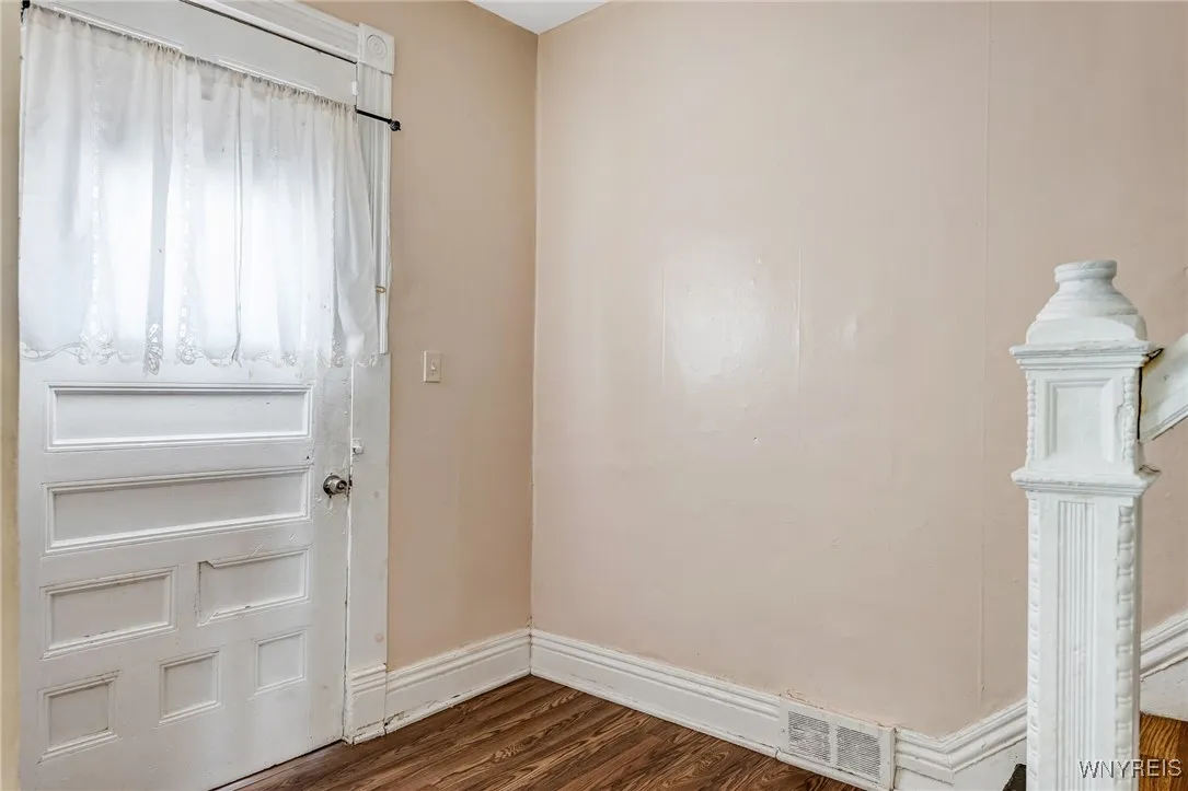 31 Sherwood Street, Buffalo, New York 14213, Buffalo, New York 14213, 4 Bedrooms Bedrooms, 7 Rooms Rooms,1 BathroomBathrooms,Residential,For Sale,31 Sherwood Street, Buffalo, New York 14213,B1623574