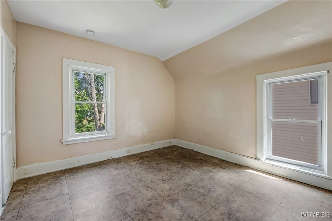 31 Sherwood Street, Buffalo, New York 14213, Buffalo, New York 14213, 4 Bedrooms Bedrooms, 7 Rooms Rooms,1 BathroomBathrooms,Residential,For Sale,31 Sherwood Street, Buffalo, New York 14213,B1623574