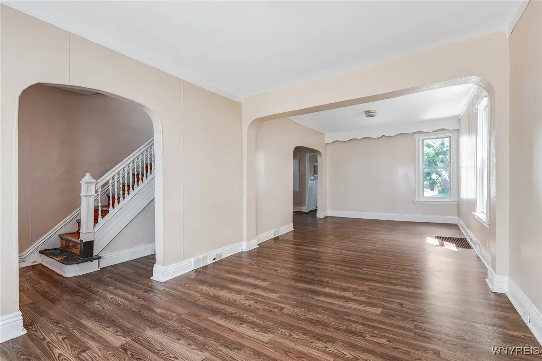 31 Sherwood Street, Buffalo, New York 14213, Buffalo, New York 14213, 4 Bedrooms Bedrooms, 7 Rooms Rooms,1 BathroomBathrooms,Residential,For Sale,31 Sherwood Street, Buffalo, New York 14213,B1623574