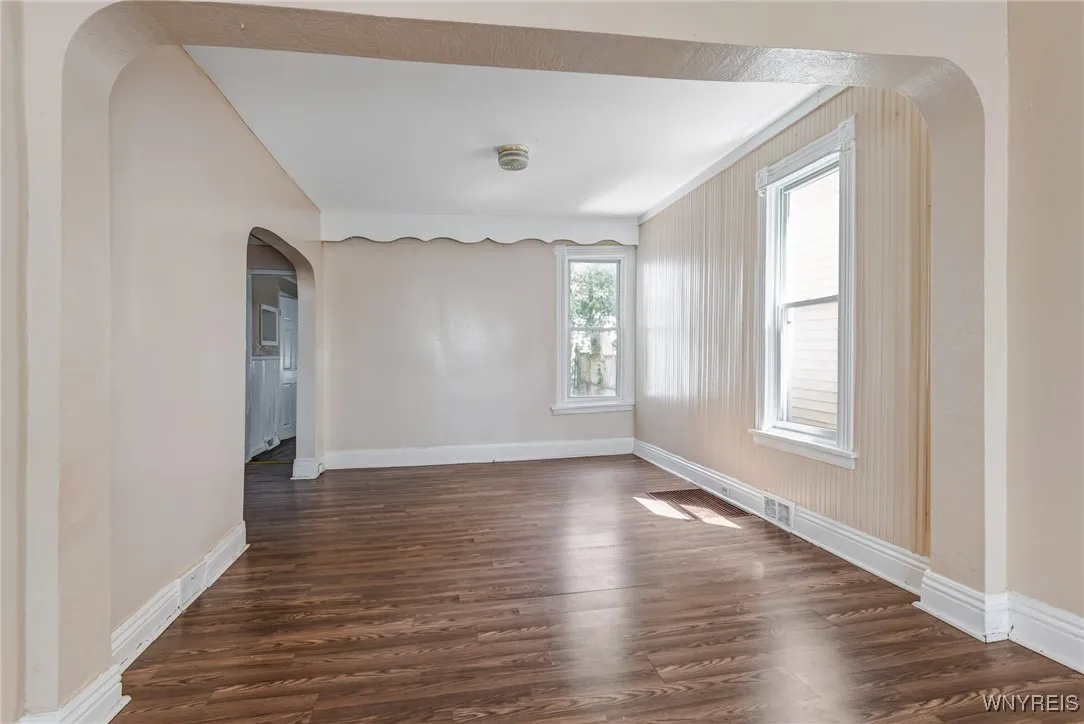 31 Sherwood Street, Buffalo, New York 14213, Buffalo, New York 14213, 4 Bedrooms Bedrooms, 7 Rooms Rooms,1 BathroomBathrooms,Residential,For Sale,31 Sherwood Street, Buffalo, New York 14213,B1623574