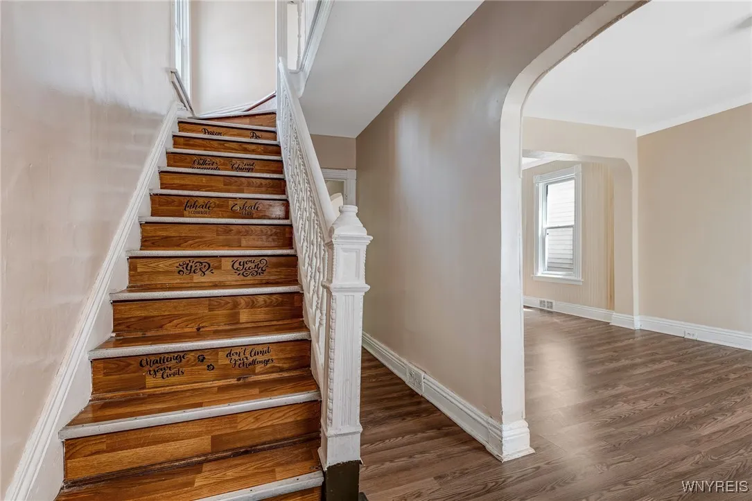 31 Sherwood Street, Buffalo, New York 14213, Buffalo, New York 14213, 4 Bedrooms Bedrooms, 7 Rooms Rooms,1 BathroomBathrooms,Residential,For Sale,31 Sherwood Street, Buffalo, New York 14213,B1623574