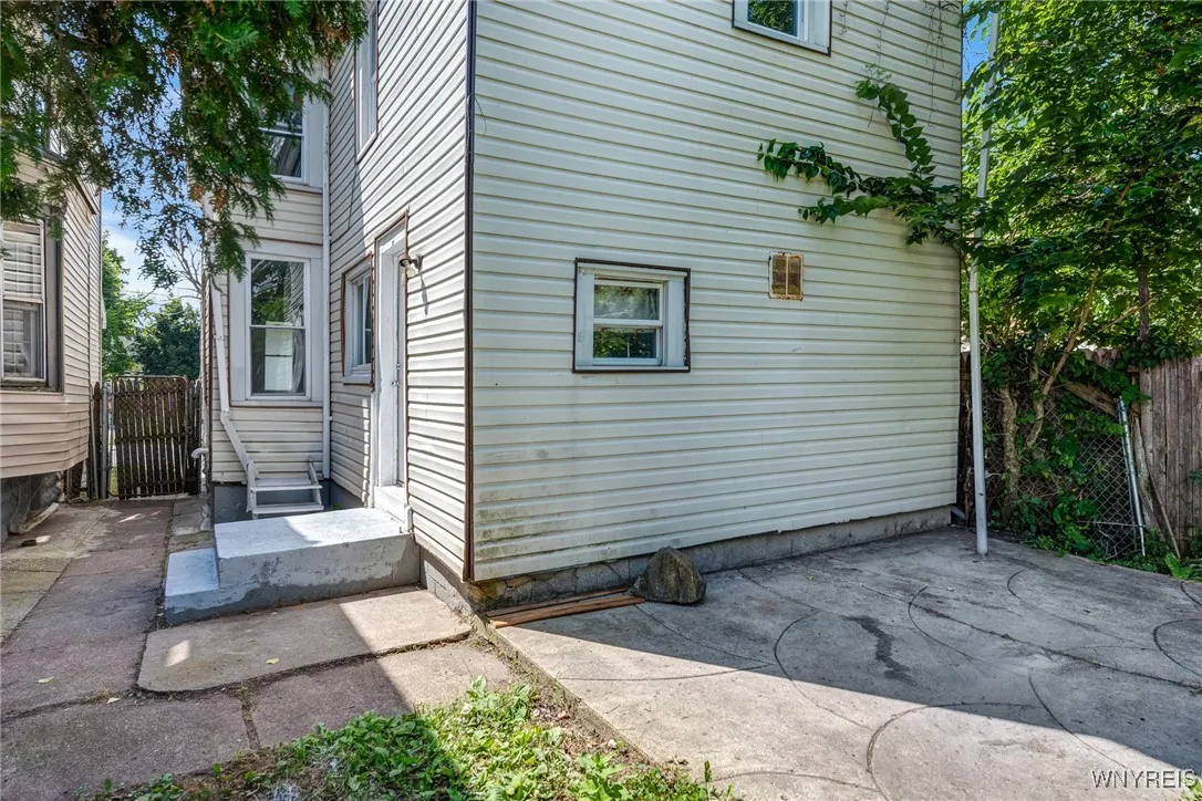31 Sherwood Street, Buffalo, New York 14213, Buffalo, New York 14213, 4 Bedrooms Bedrooms, 7 Rooms Rooms,1 BathroomBathrooms,Residential,For Sale,31 Sherwood Street, Buffalo, New York 14213,B1623574