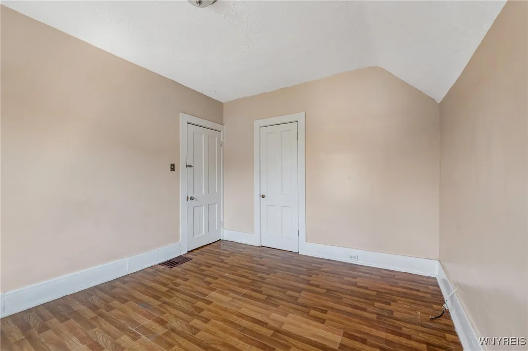 31 Sherwood Street, Buffalo, New York 14213, Buffalo, New York 14213, 4 Bedrooms Bedrooms, 7 Rooms Rooms,1 BathroomBathrooms,Residential,For Sale,31 Sherwood Street, Buffalo, New York 14213,B1623574