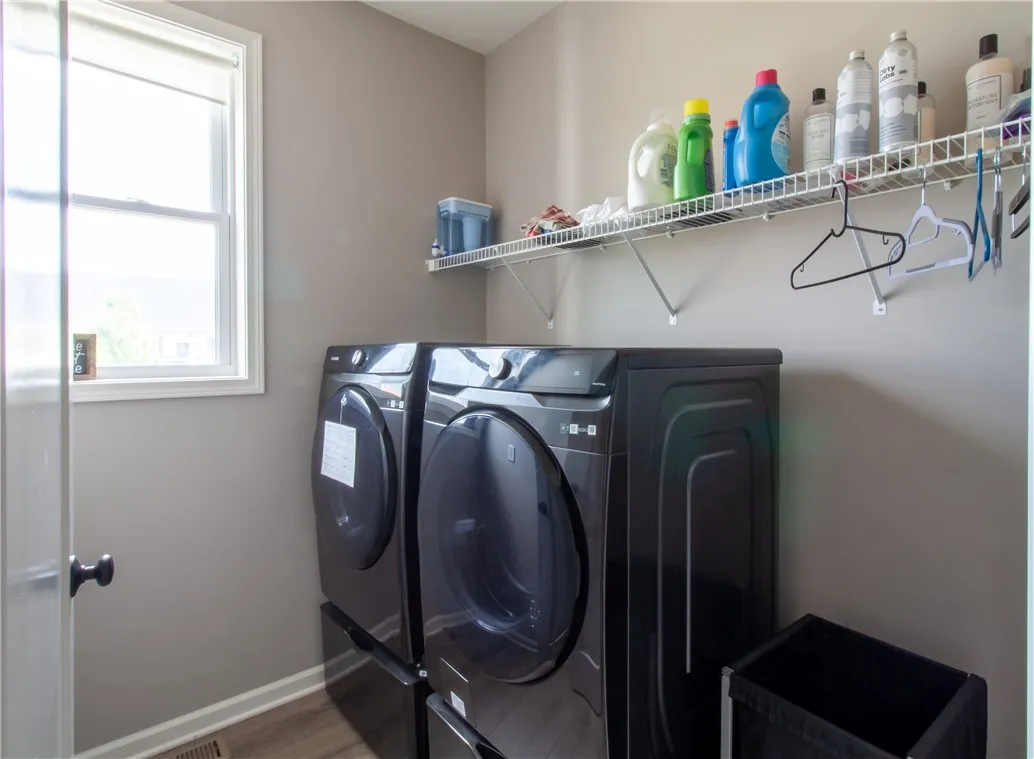 1511 Grand Meadows, Webster, New York 14580, Webster, New York 14580, 4 Bedrooms Bedrooms, 7 Rooms Rooms,2 BathroomsBathrooms,Residential,For Sale,1511 Grand Meadows, Webster, New York 14580,R1621835
