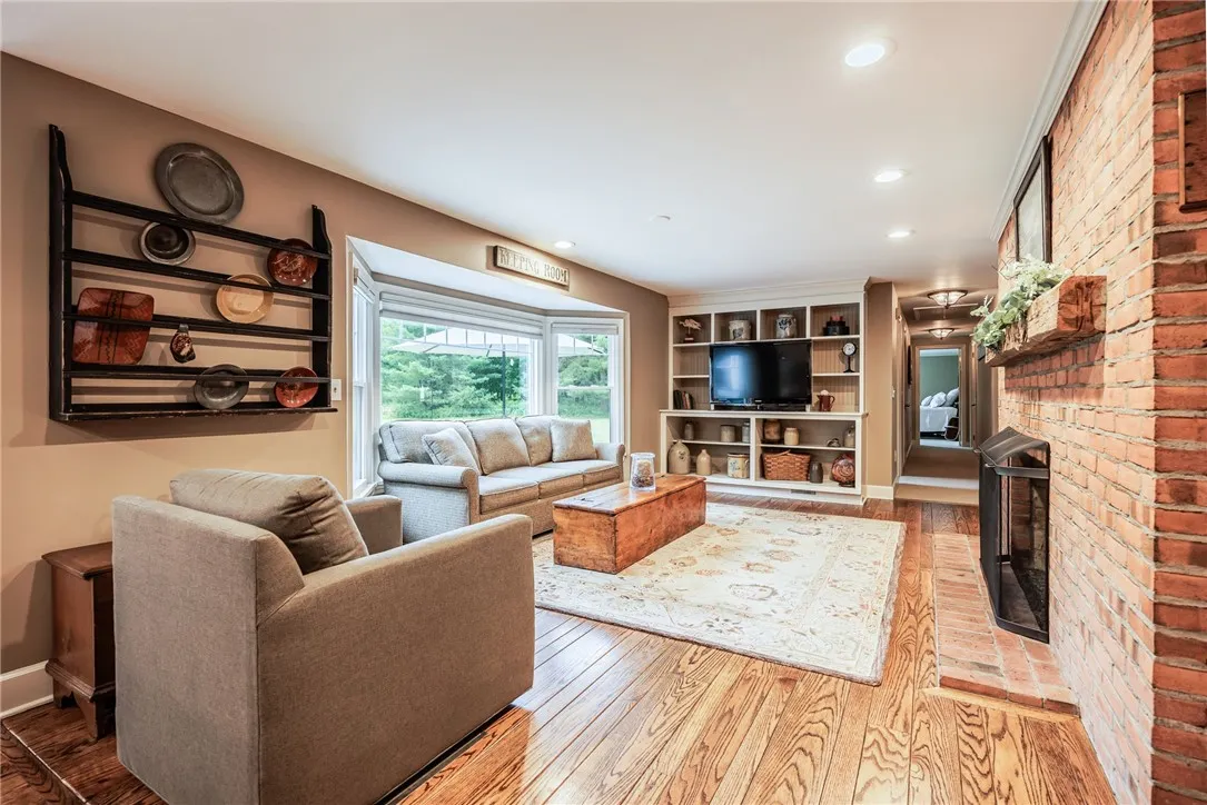 5 Buggywhip Trail, Mendon, New York 14472, Mendon, New York 14472, 3 Bedrooms Bedrooms, 9 Rooms Rooms,2 BathroomsBathrooms,Residential,Closed,5 Buggywhip Trail, Mendon, New York 14472,0,R1623500