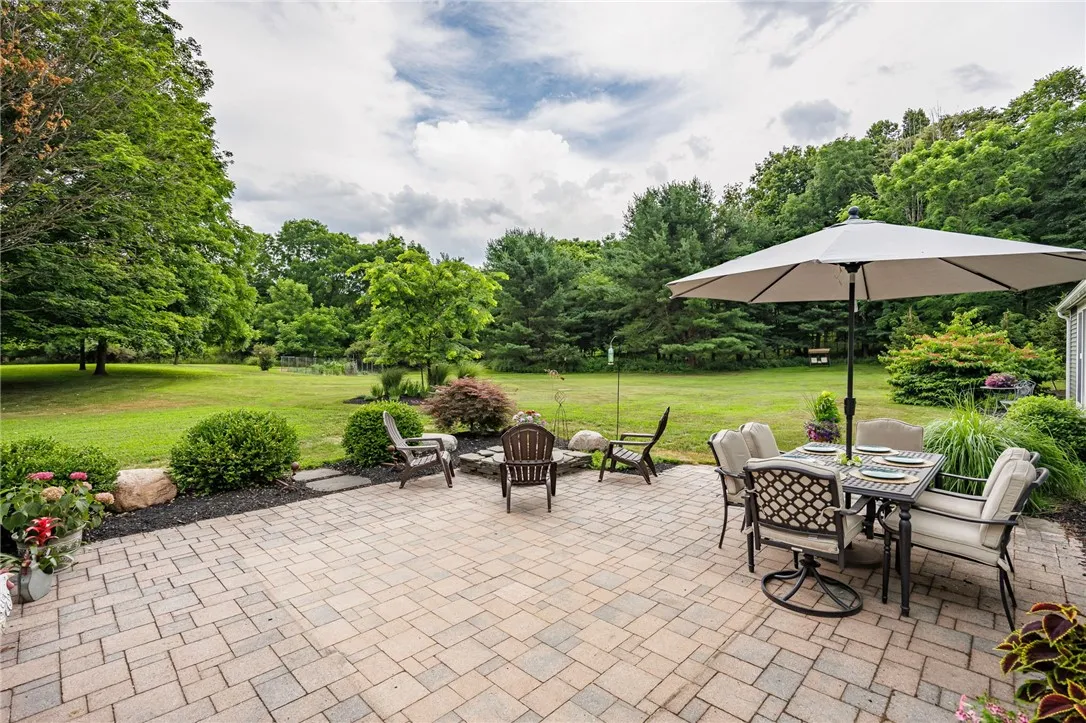 5 Buggywhip Trail, Mendon, New York 14472, Mendon, New York 14472, 3 Bedrooms Bedrooms, 9 Rooms Rooms,2 BathroomsBathrooms,Residential,Closed,5 Buggywhip Trail, Mendon, New York 14472,0,R1623500
