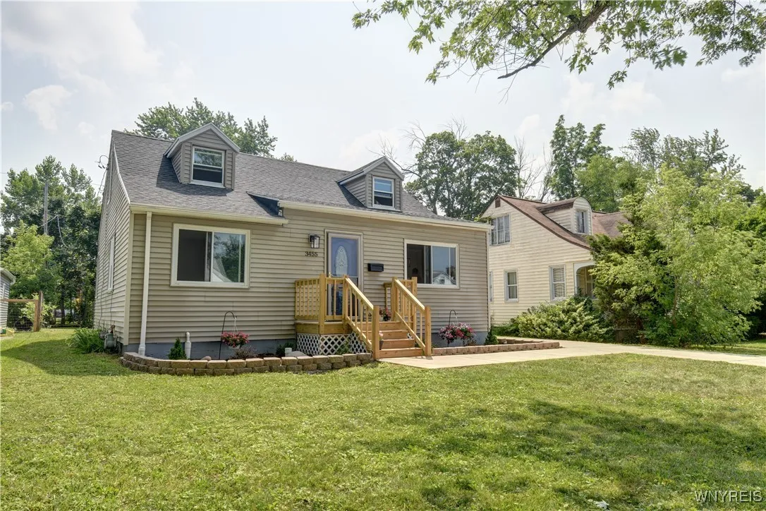 3455 Wallace Drive, Grand Island, New York 14072, Grand Island, New York 14072, 3 Bedrooms Bedrooms, 7 Rooms Rooms,1 BathroomBathrooms,Residential,For Sale,3455 Wallace Drive, Grand Island, New York 14072,B1623389