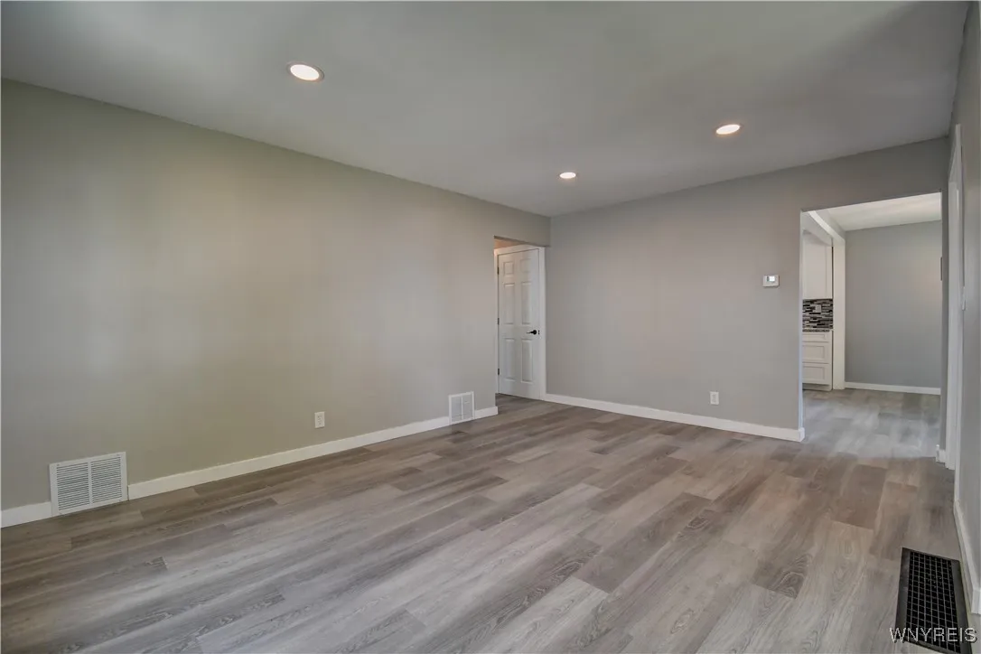 3455 Wallace Drive, Grand Island, New York 14072, Grand Island, New York 14072, 3 Bedrooms Bedrooms, 7 Rooms Rooms,1 BathroomBathrooms,Residential,For Sale,3455 Wallace Drive, Grand Island, New York 14072,B1623389
