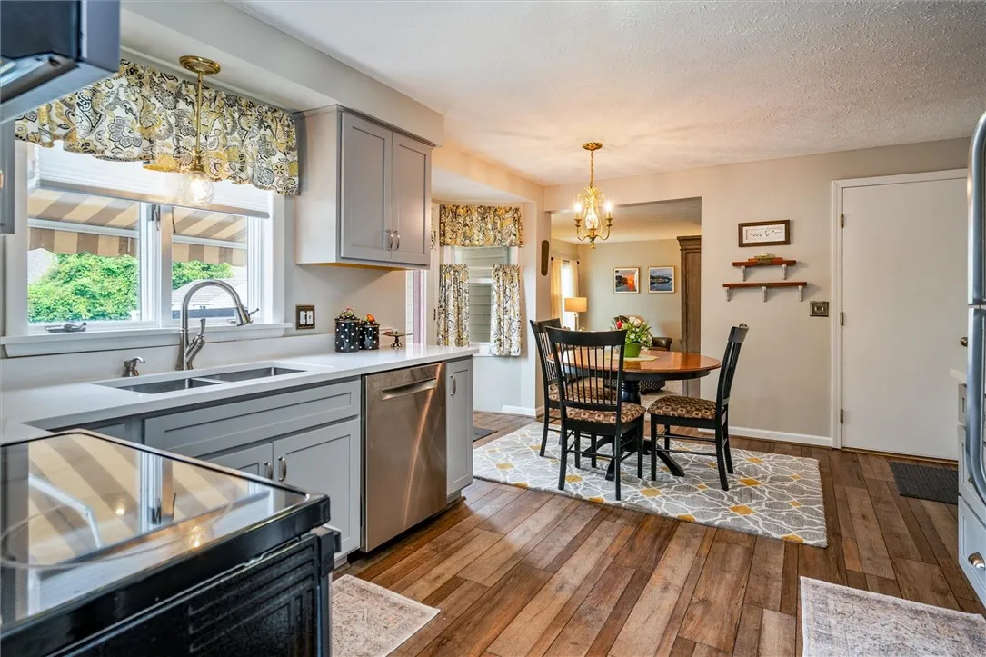 20 Fraser Drive, Parma, New York 14468, Parma, New York 14468, 3 Bedrooms Bedrooms, 7 Rooms Rooms,1 BathroomBathrooms,Residential,For Sale,20 Fraser Drive, Parma, New York 14468,R1623580