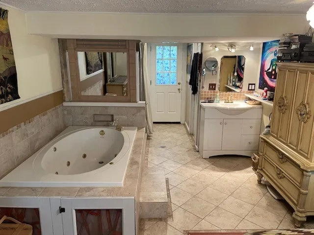 271 Blackwell Lane, Henrietta, New York 14467, Henrietta, New York 14467, 4 Bedrooms Bedrooms, 7 Rooms Rooms,2 BathroomsBathrooms,Residential,For Sale,271 Blackwell Lane, Henrietta, New York 14467,R1623334