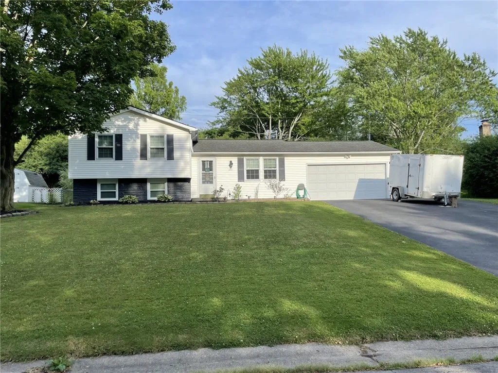 271 Blackwell Lane, Henrietta, New York 14467, Henrietta, New York 14467, 4 Bedrooms Bedrooms, 7 Rooms Rooms,2 BathroomsBathrooms,Residential,For Sale,271 Blackwell Lane, Henrietta, New York 14467,R1623334