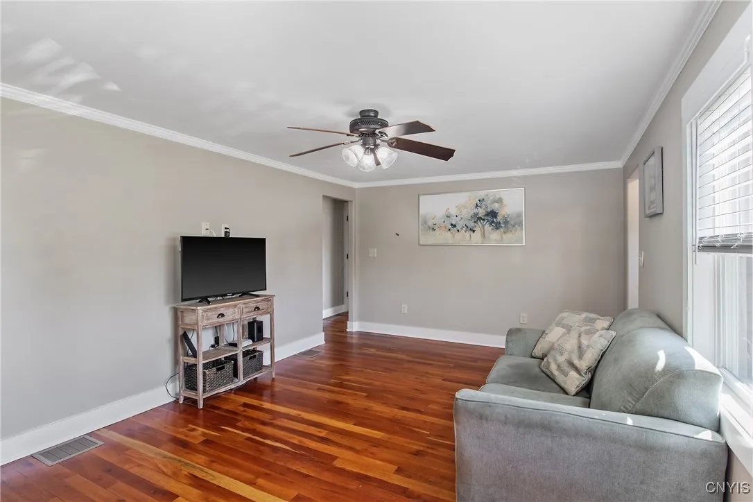 4895 South Ave Avenue, Onondaga, New York 13215, Onondaga, New York 13215, 3 Bedrooms Bedrooms, 6 Rooms Rooms,2 BathroomsBathrooms,Residential,For Sale,4895 South Ave Avenue, Onondaga, New York 13215,S1623515