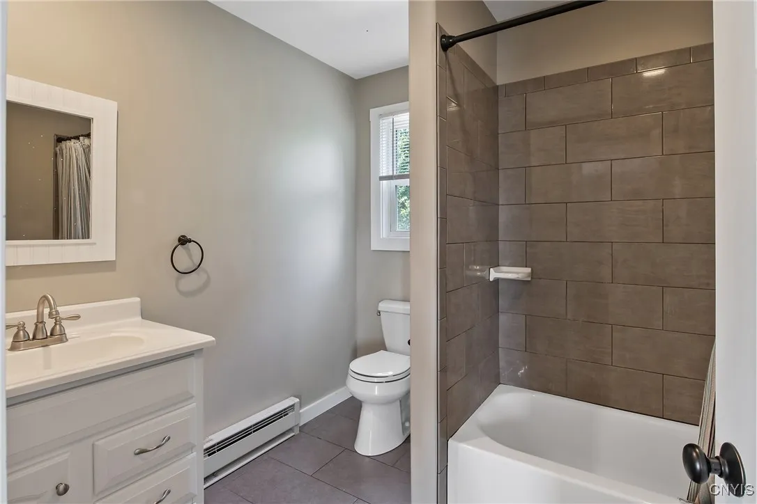 2nd Full Bathroom Upstairs