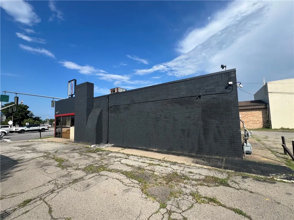 521 West Ridge Road, Rochester, New York 14615, Rochester, New York 14615, ,Commercial Sale,For Sale,521 West Ridge Road, Rochester, New York 14615,R1623502