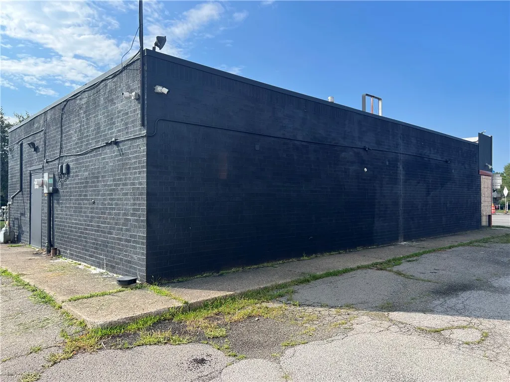 521 West Ridge Road, Rochester, New York 14615, Rochester, New York 14615, ,Commercial Sale,For Sale,521 West Ridge Road, Rochester, New York 14615,R1623502