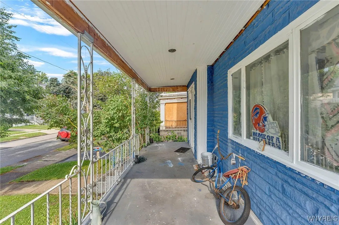 32 Richfield Avenue, Buffalo, New York 14220, Buffalo, New York 14220, 6 Bedrooms Bedrooms, ,2 BathroomsBathrooms,Residential,For Sale,32 Richfield Avenue, Buffalo, New York 14220,B1623452