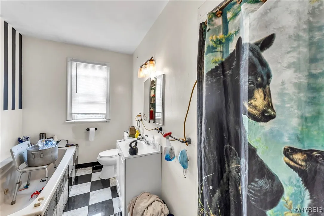 32 Richfield Avenue, Buffalo, New York 14220, Buffalo, New York 14220, 6 Bedrooms Bedrooms, ,2 BathroomsBathrooms,Residential,For Sale,32 Richfield Avenue, Buffalo, New York 14220,B1623452
