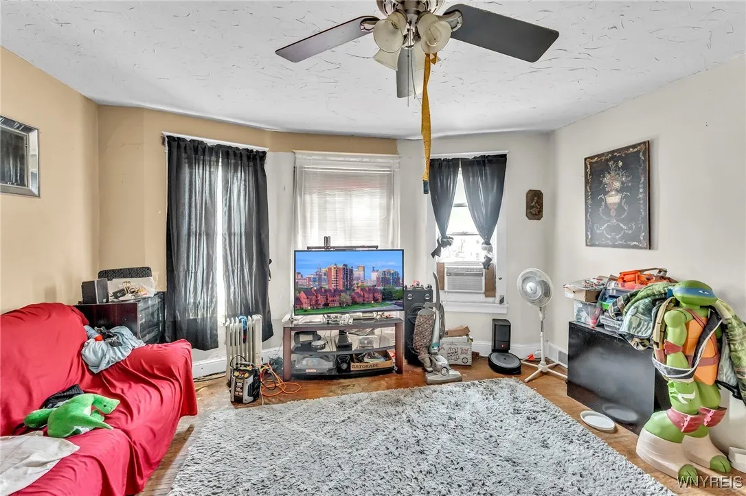 32 Richfield Avenue, Buffalo, New York 14220, Buffalo, New York 14220, 6 Bedrooms Bedrooms, ,2 BathroomsBathrooms,Residential,For Sale,32 Richfield Avenue, Buffalo, New York 14220,B1623452