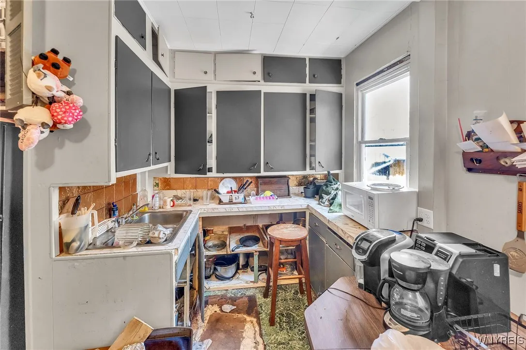 32 Richfield Avenue, Buffalo, New York 14220, Buffalo, New York 14220, 6 Bedrooms Bedrooms, ,2 BathroomsBathrooms,Residential,For Sale,32 Richfield Avenue, Buffalo, New York 14220,B1623452