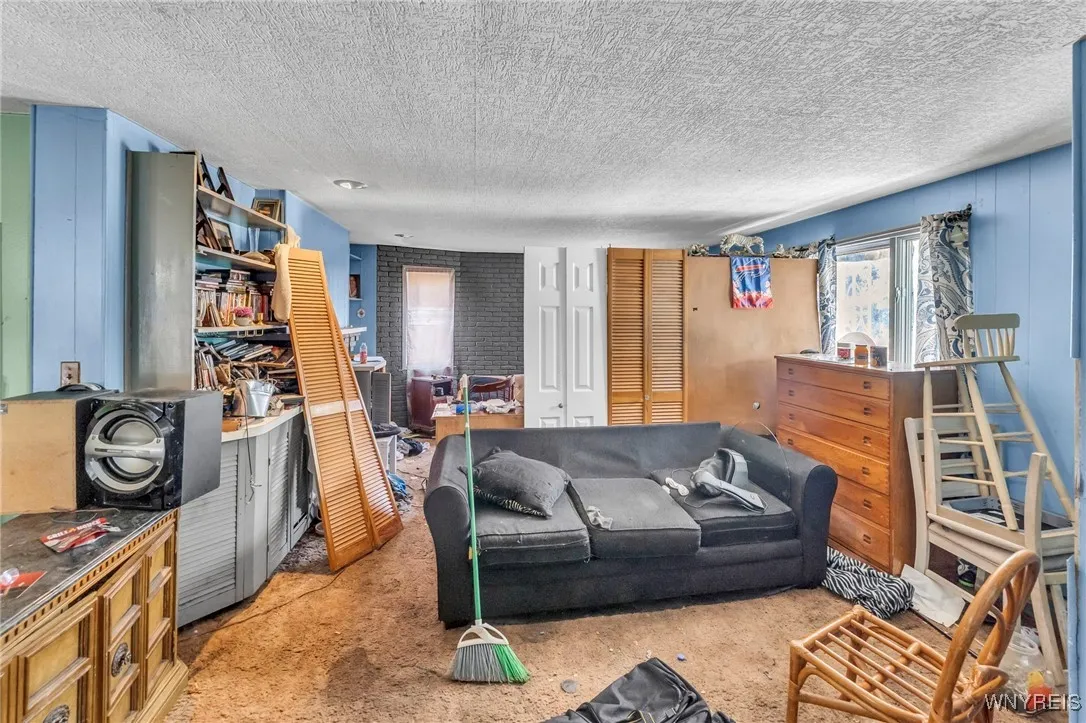 32 Richfield Avenue, Buffalo, New York 14220, Buffalo, New York 14220, 6 Bedrooms Bedrooms, ,2 BathroomsBathrooms,Residential,For Sale,32 Richfield Avenue, Buffalo, New York 14220,B1623452