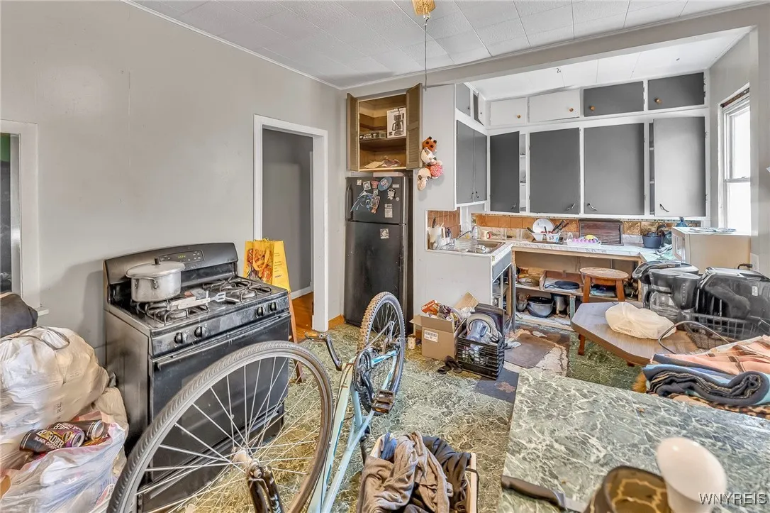 32 Richfield Avenue, Buffalo, New York 14220, Buffalo, New York 14220, 6 Bedrooms Bedrooms, ,2 BathroomsBathrooms,Residential,For Sale,32 Richfield Avenue, Buffalo, New York 14220,B1623452