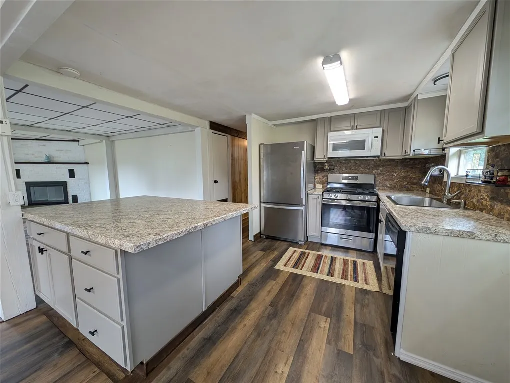 20 Marion Street, Worcester, New York 12197, Worcester, New York 12197, 3 Bedrooms Bedrooms, 7 Rooms Rooms,1 BathroomBathrooms,Residential,Closed,20 Marion Street, Worcester, New York 12197,0,R1623626