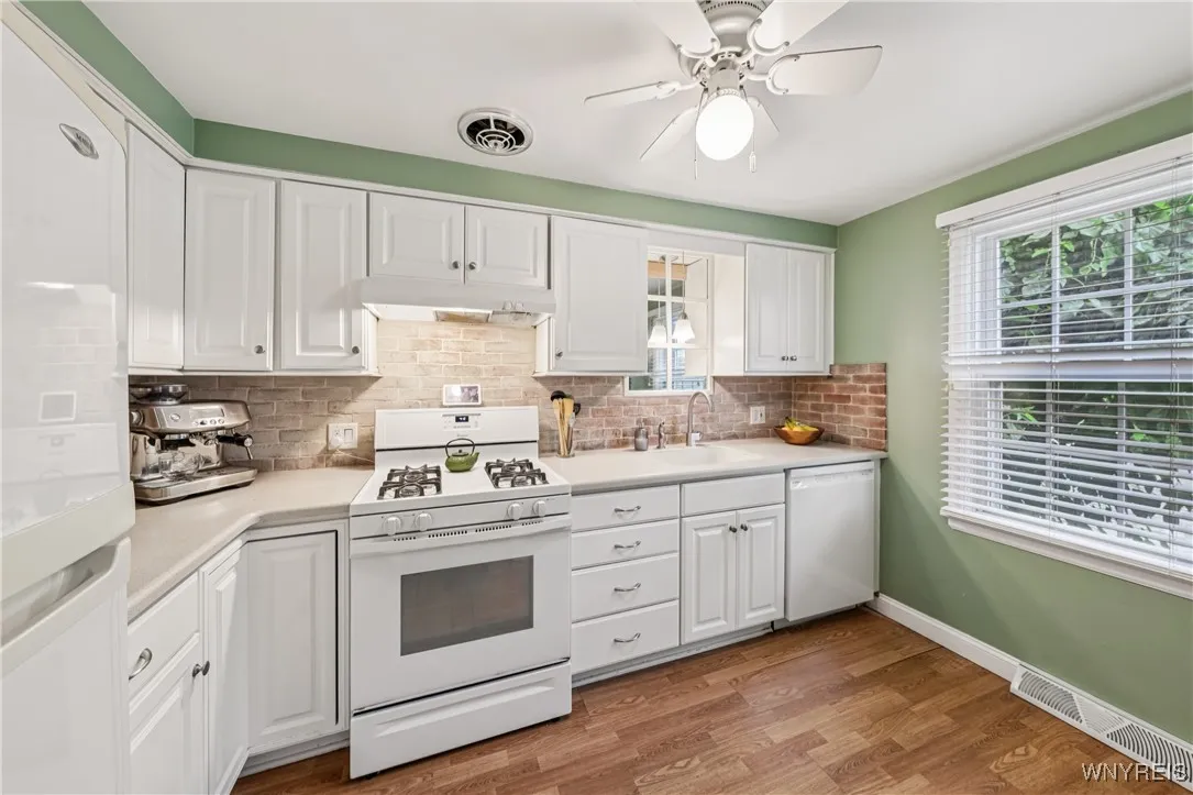 500 Burroughs Drive B, Amherst, New York 14226, Amherst, New York 14226, 2 Bedrooms Bedrooms, 6 Rooms Rooms,1 BathroomBathrooms,Residential,For Sale,500 Burroughs Drive B, Amherst, New York 14226,B1623631
